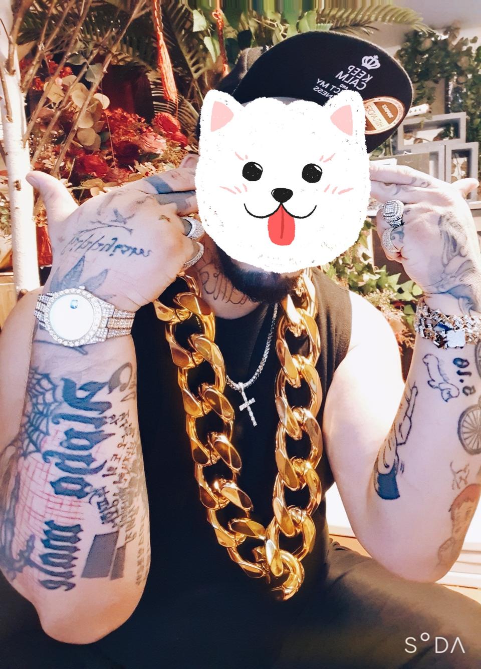 거대한 힙합 목걸이 극강의 플렉스 과시용