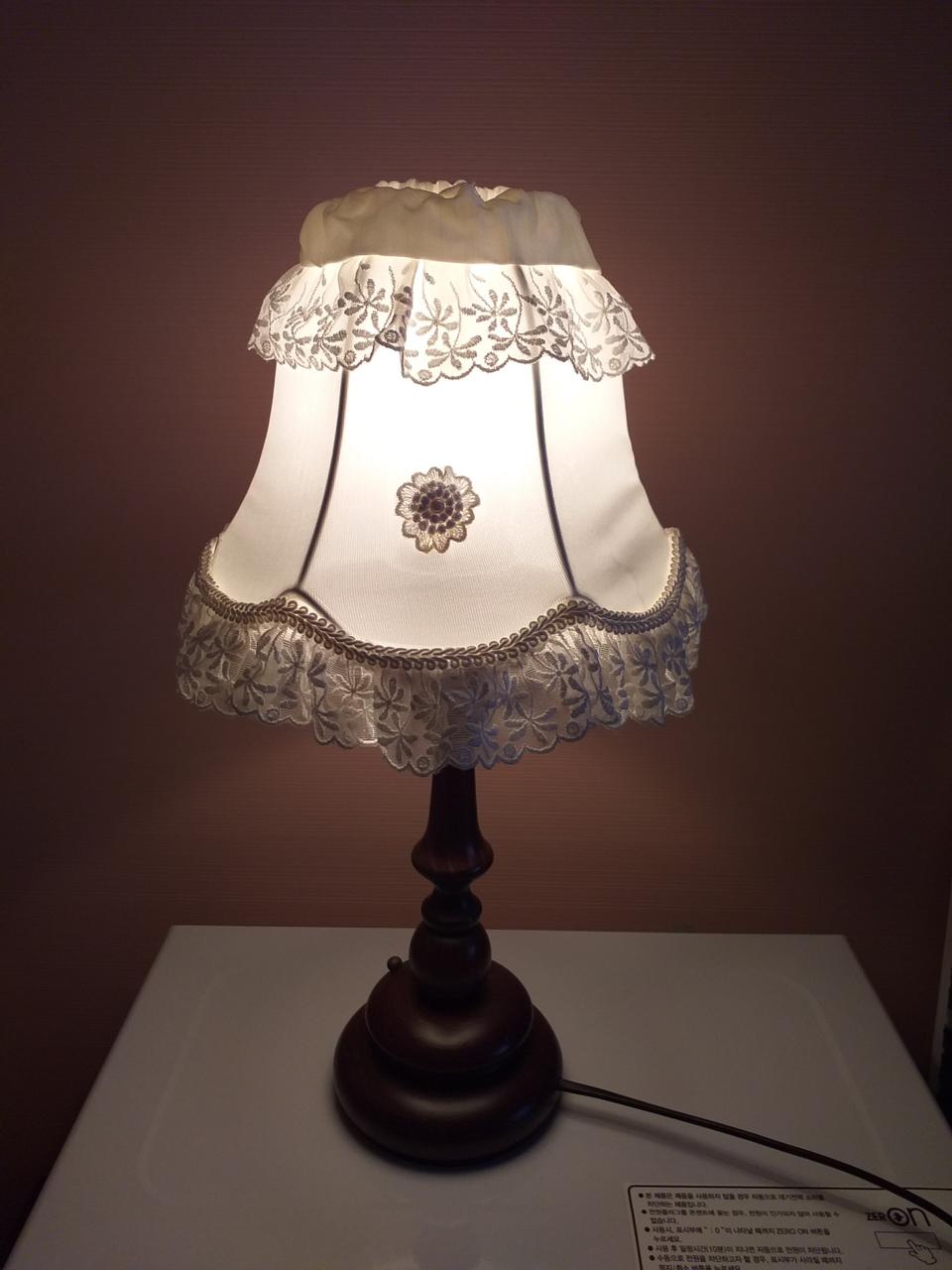 앤틱 원목 스탠드 조명