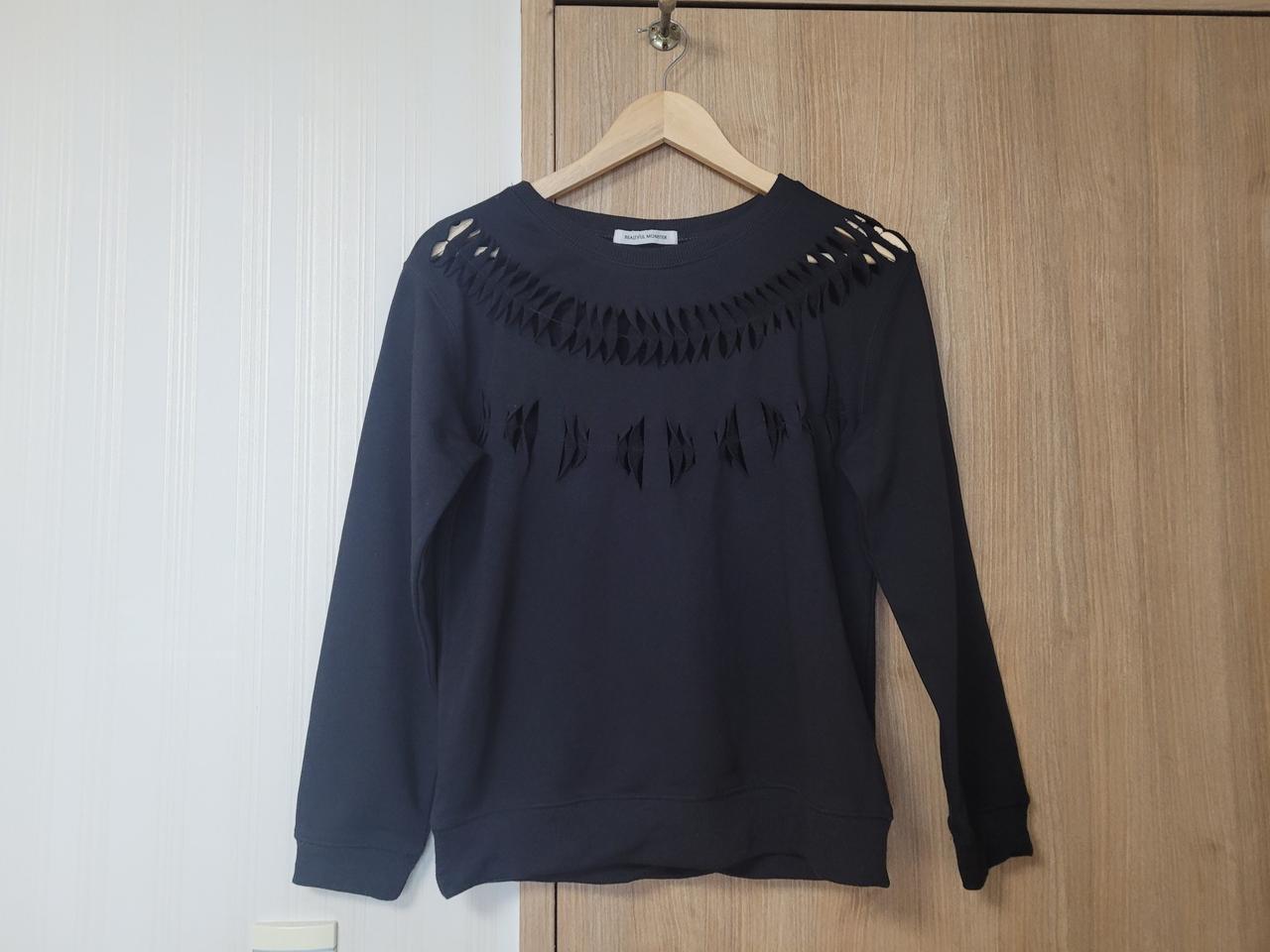 (free)탄탄한 재질의 블랙 맨투맨