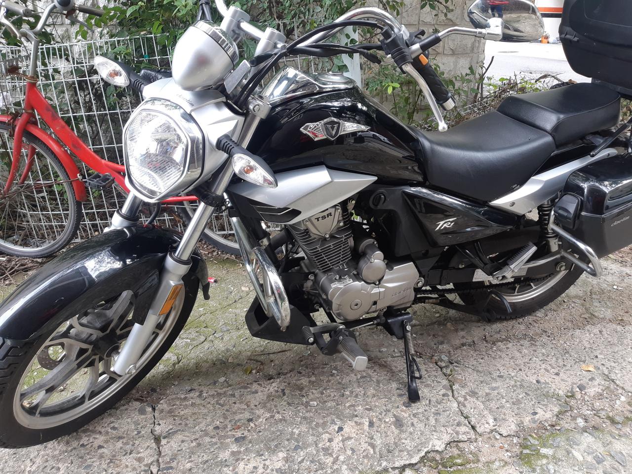 150cc  2700km주행 크루주 tr150 입니다.