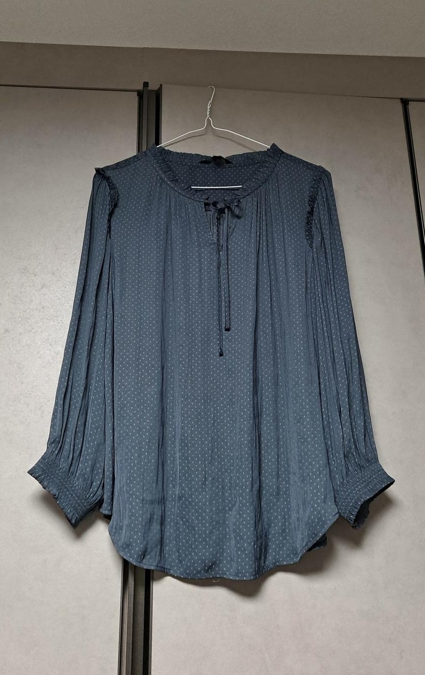 베라왕 프릴 리본 블라우스