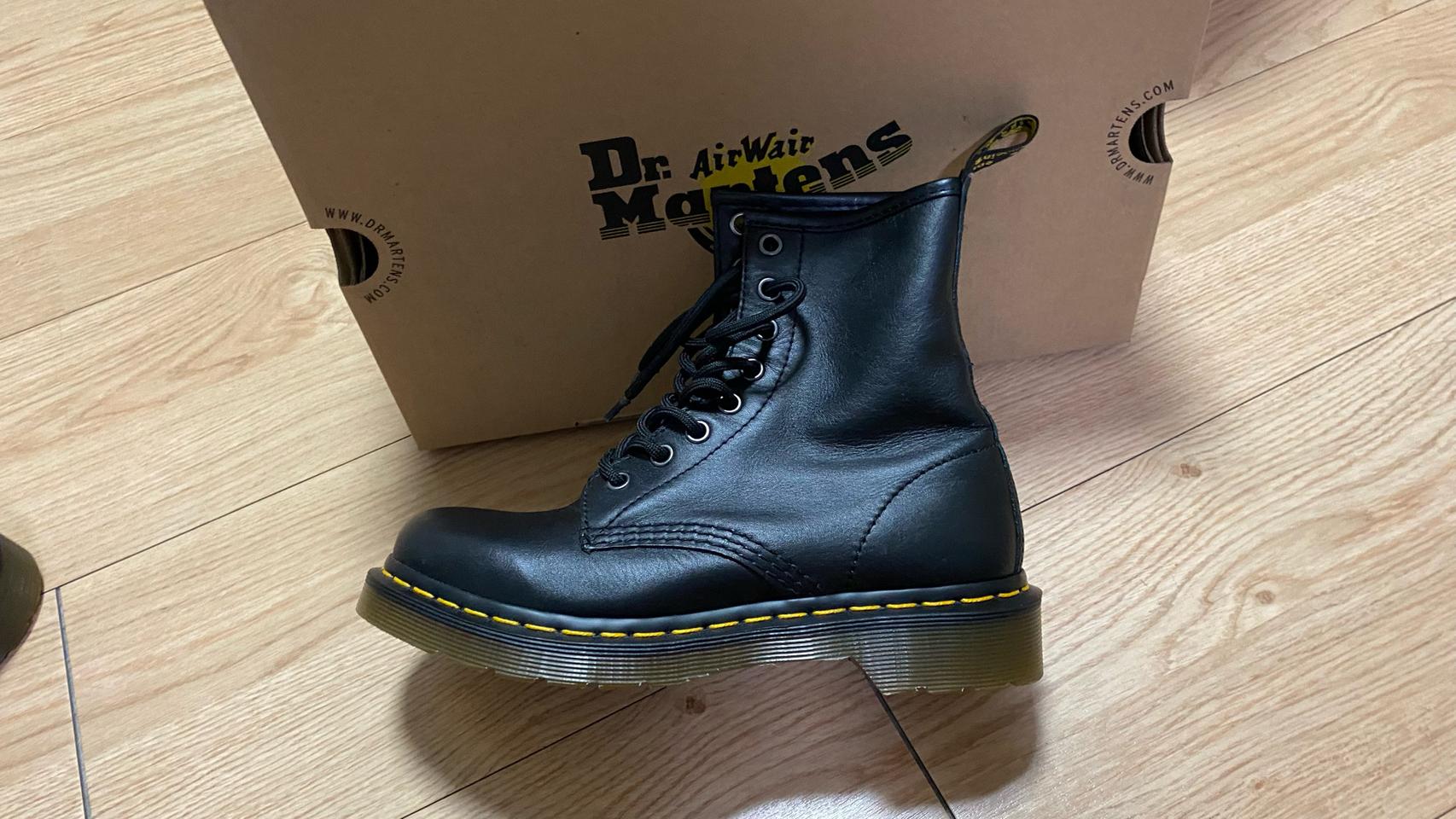 닥터마틴 여성 워커 230~235