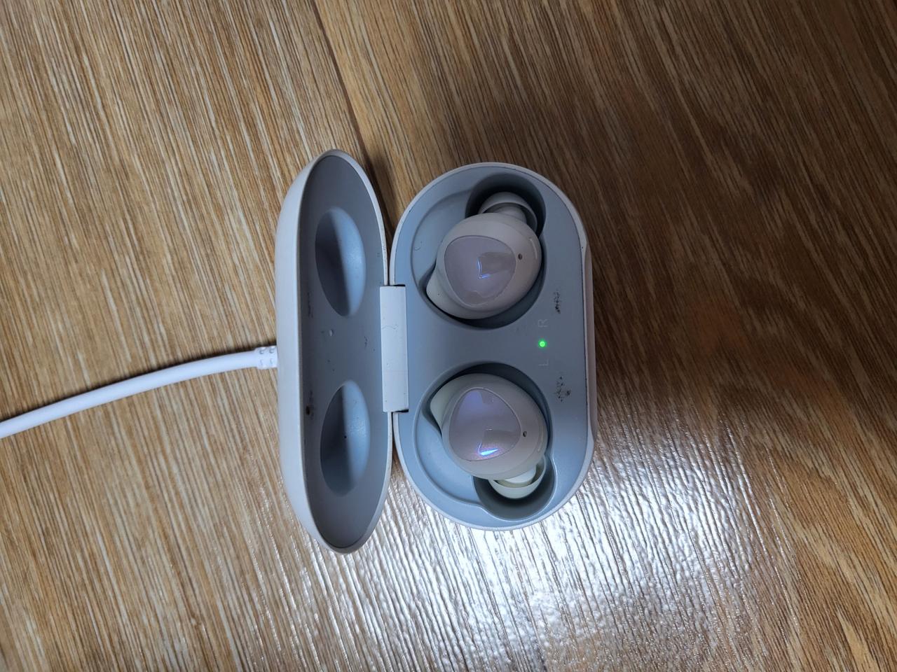 갤럭시 버즈 팔아요