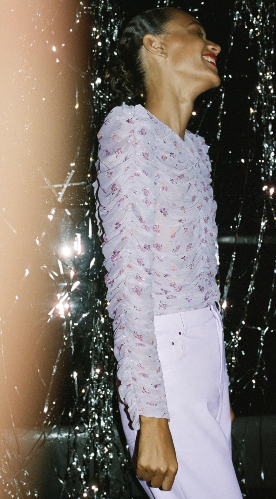 L / 자라 zara 셔링 패턴 블라우스 59,000-23,000