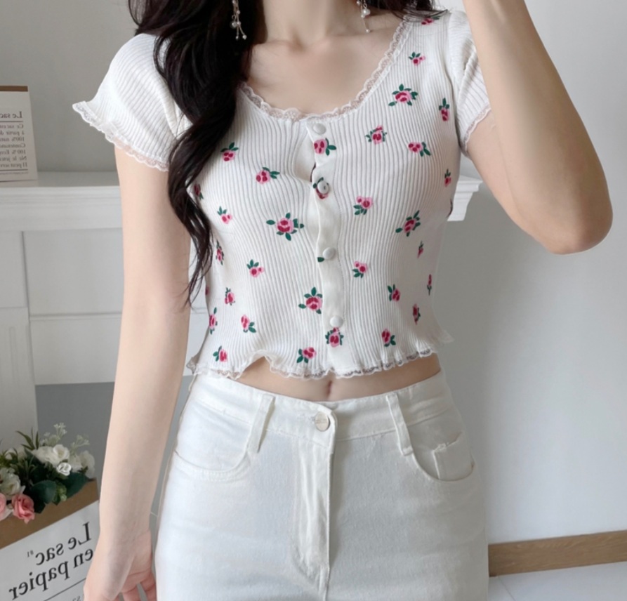 새상품)  꽃무늬 니트 레이스 크롭 가디건. 자켓