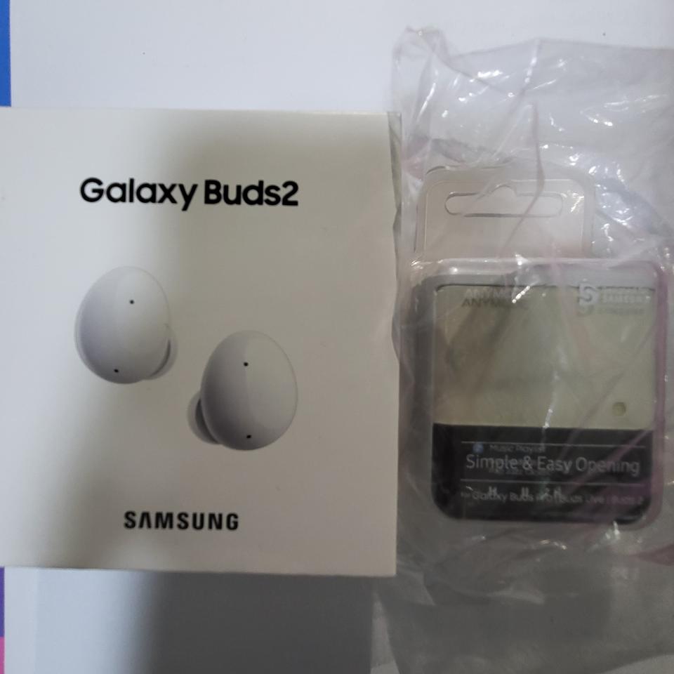 갤럭시 버즈2 화이트 미개봉 + 버즈2 크림 플립3 케이스