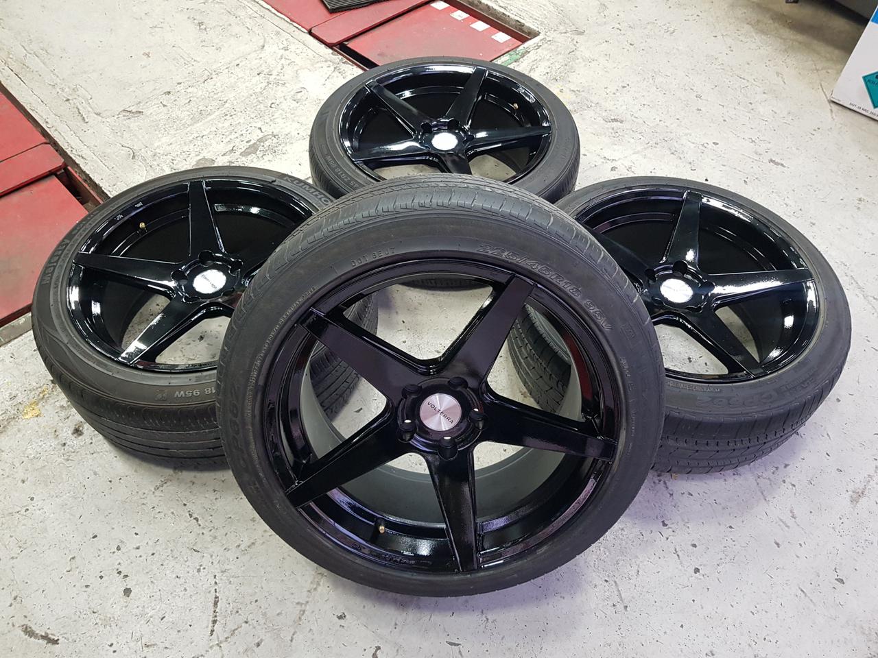 볼테라 유광블랙 18인치 휠타이어 판매합니다~