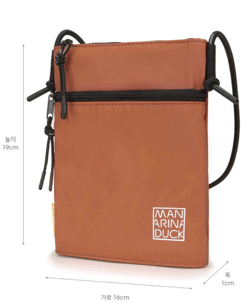 만다리나덕 크로스백 새상품