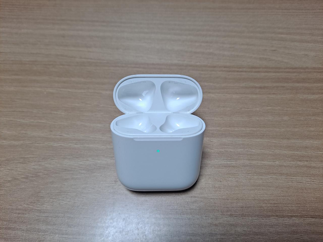 ⭐정품⭐ 에어팟 2세대 무선충전본체(A1938) + 스티커,케이스