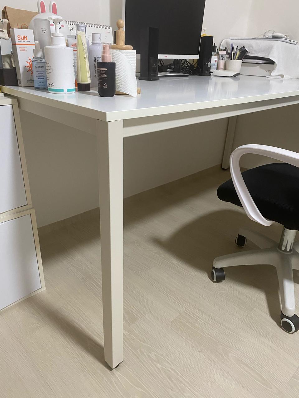 책상 화이트 팝니다