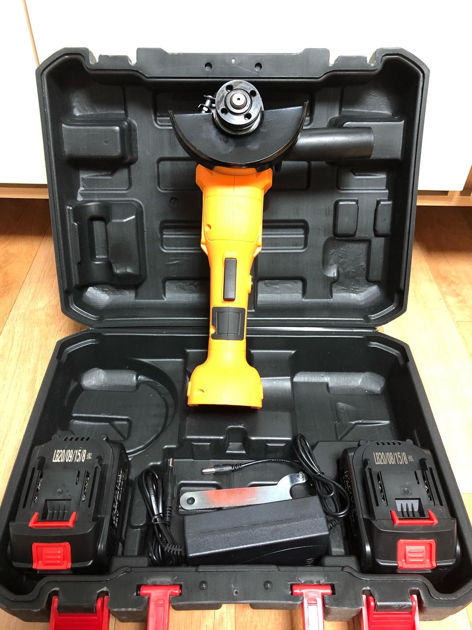 새재품 무선 그라인더 118v 배터리 2개 충전그라인더