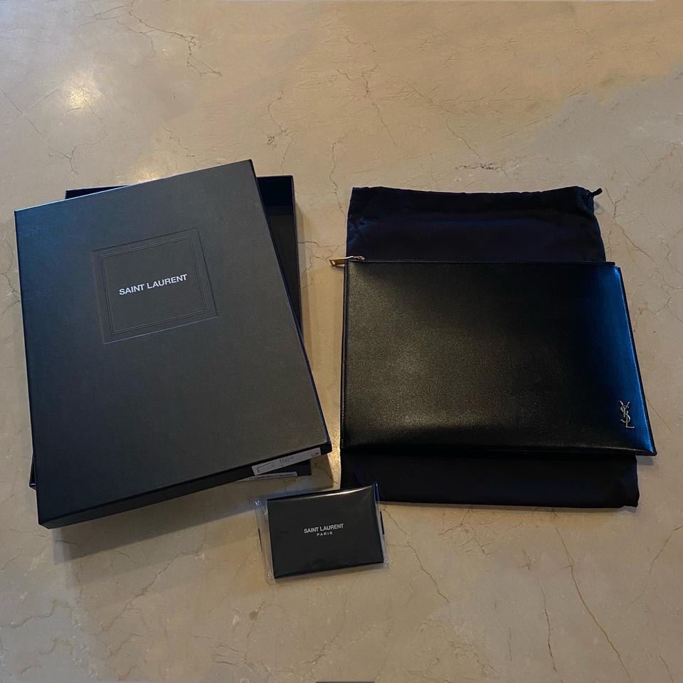 (새상품,정품)생로랑 타이니 모노그램 금장 클러치 판매합니다.