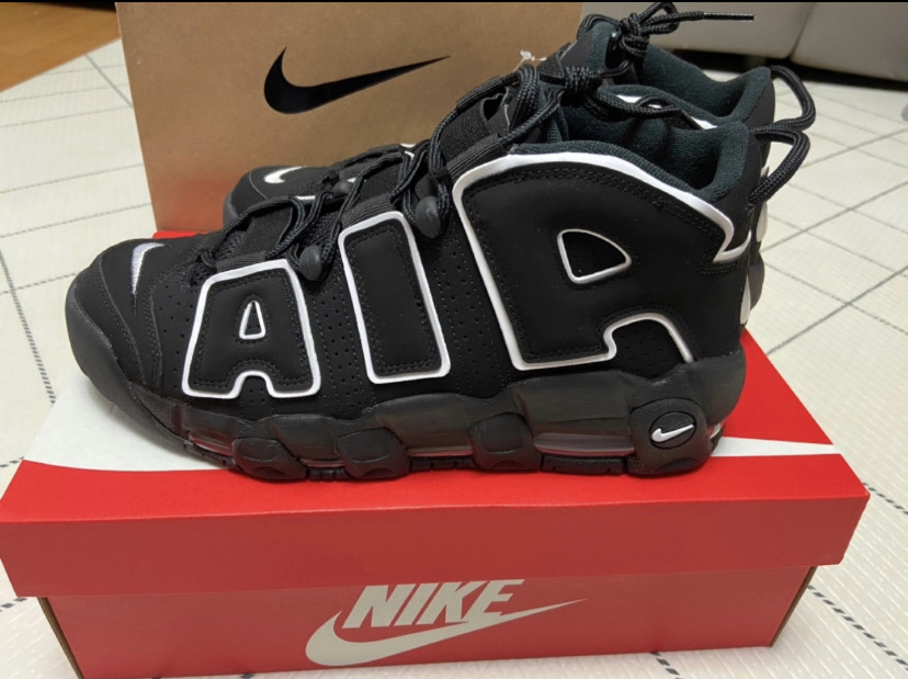 나이키 업템포 270 블랙 새상품