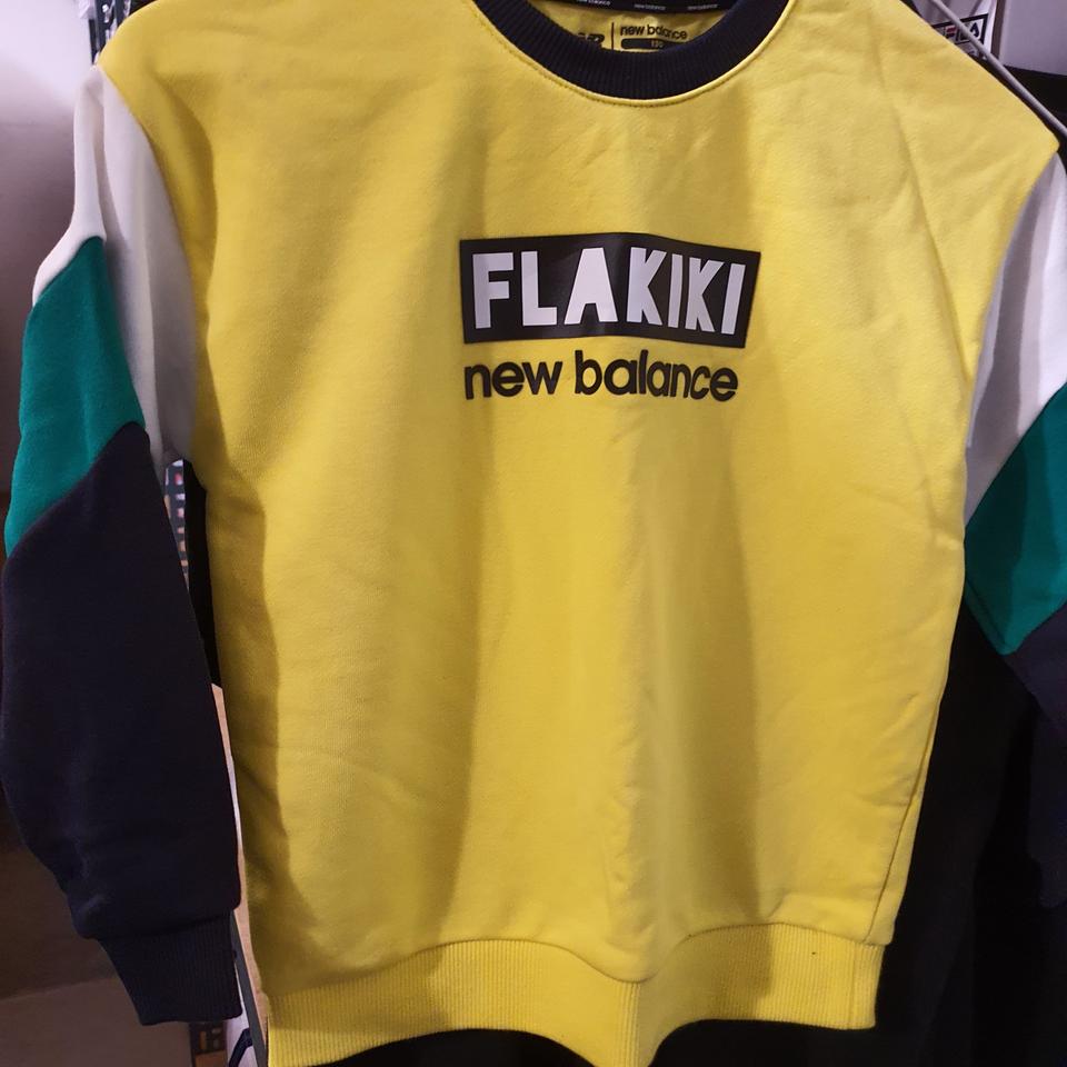 뉴발란스키즈플라이키키콜라보맨투맨