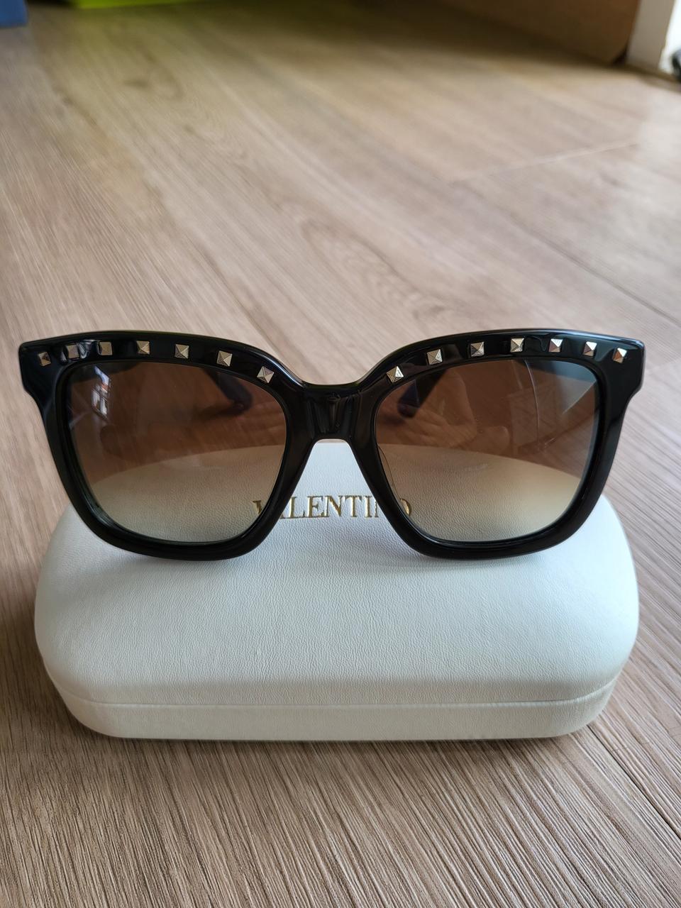 발렌티노 선글라스