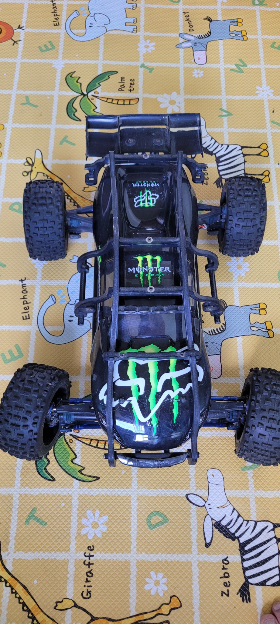 트렉사스  이레보2.0. RC킨