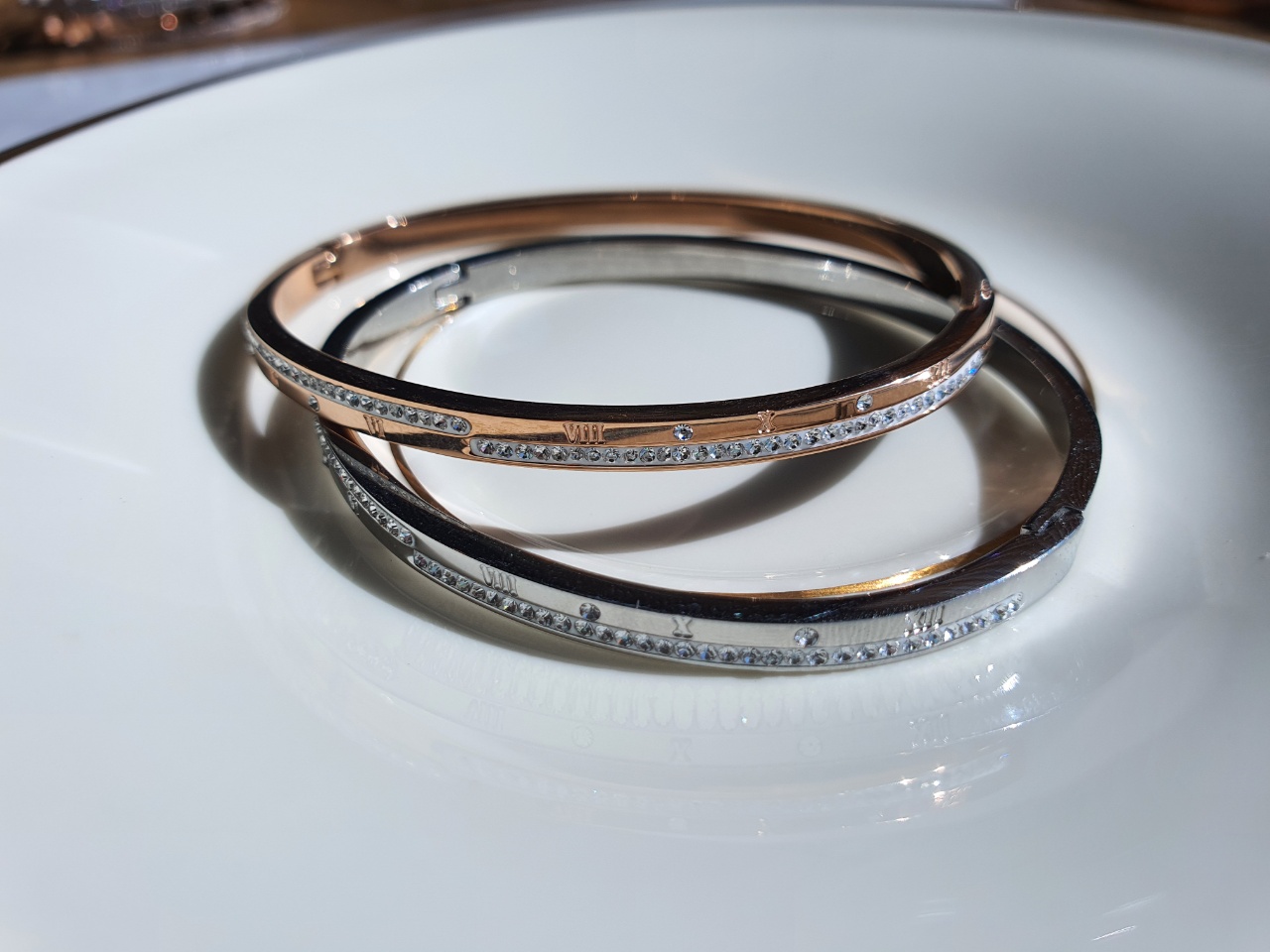 써지컬 스틸 프리사이즈 뱅글 로마숫자 큐빅 팔찌