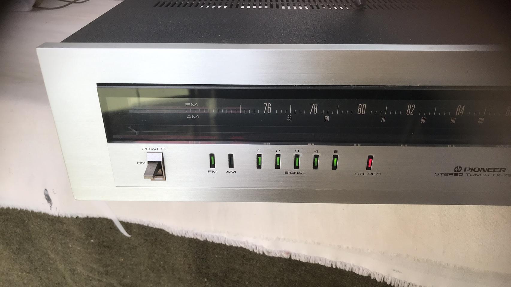 튜너 아날로그.  국내 주파수로 변경해 놓았습니다