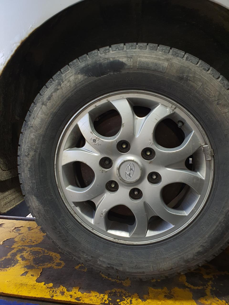 그랜드스타렉스 16인치 휠타이어 한대분