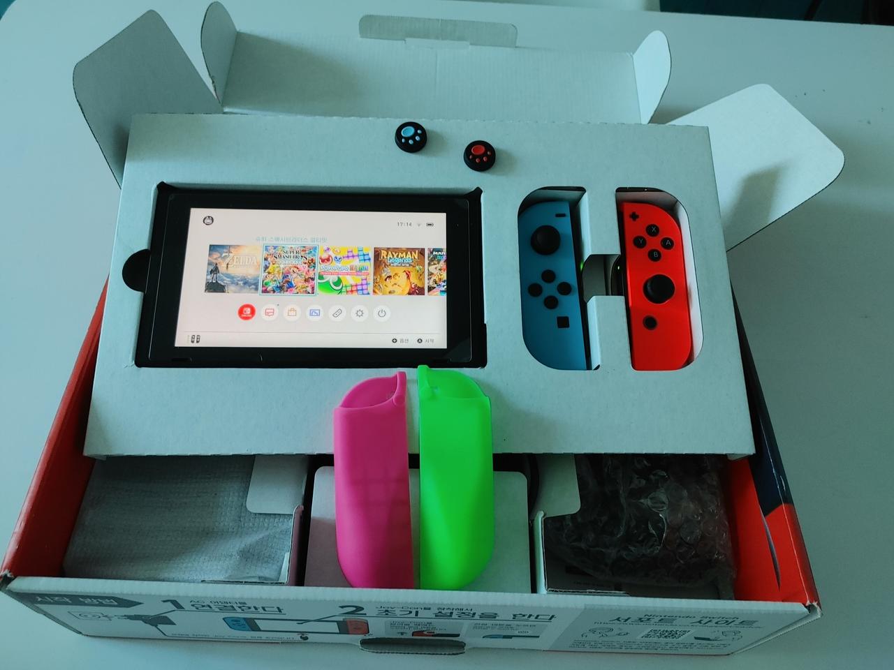 닌텐도 스위치 블루/레드(배터리개선판)&DL게임7개+젤다확장팩1개