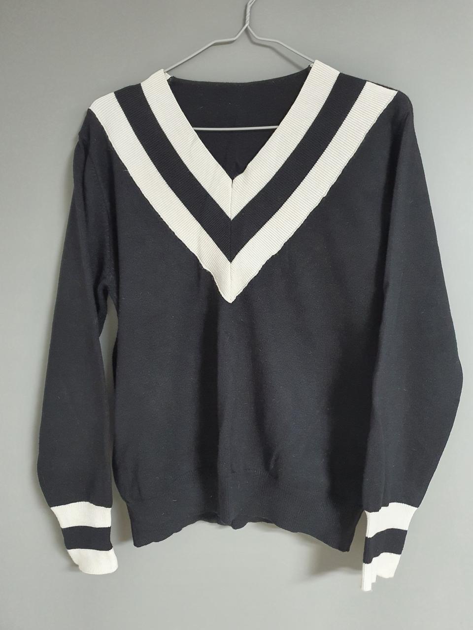 여성 브이넥 니트