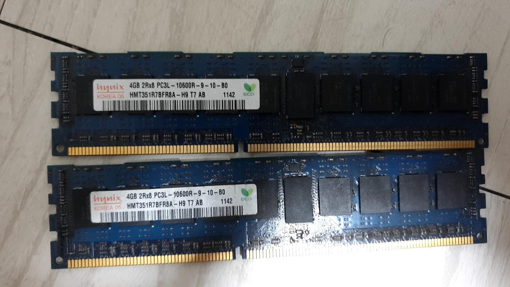 메모리 D3 4GB L  2개 총8기가 판매합니다.