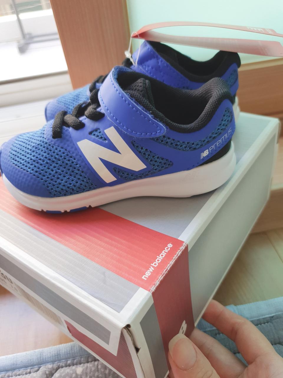 뉴발란스 아동 운동화  120~130  사이즈  (1세~2세)