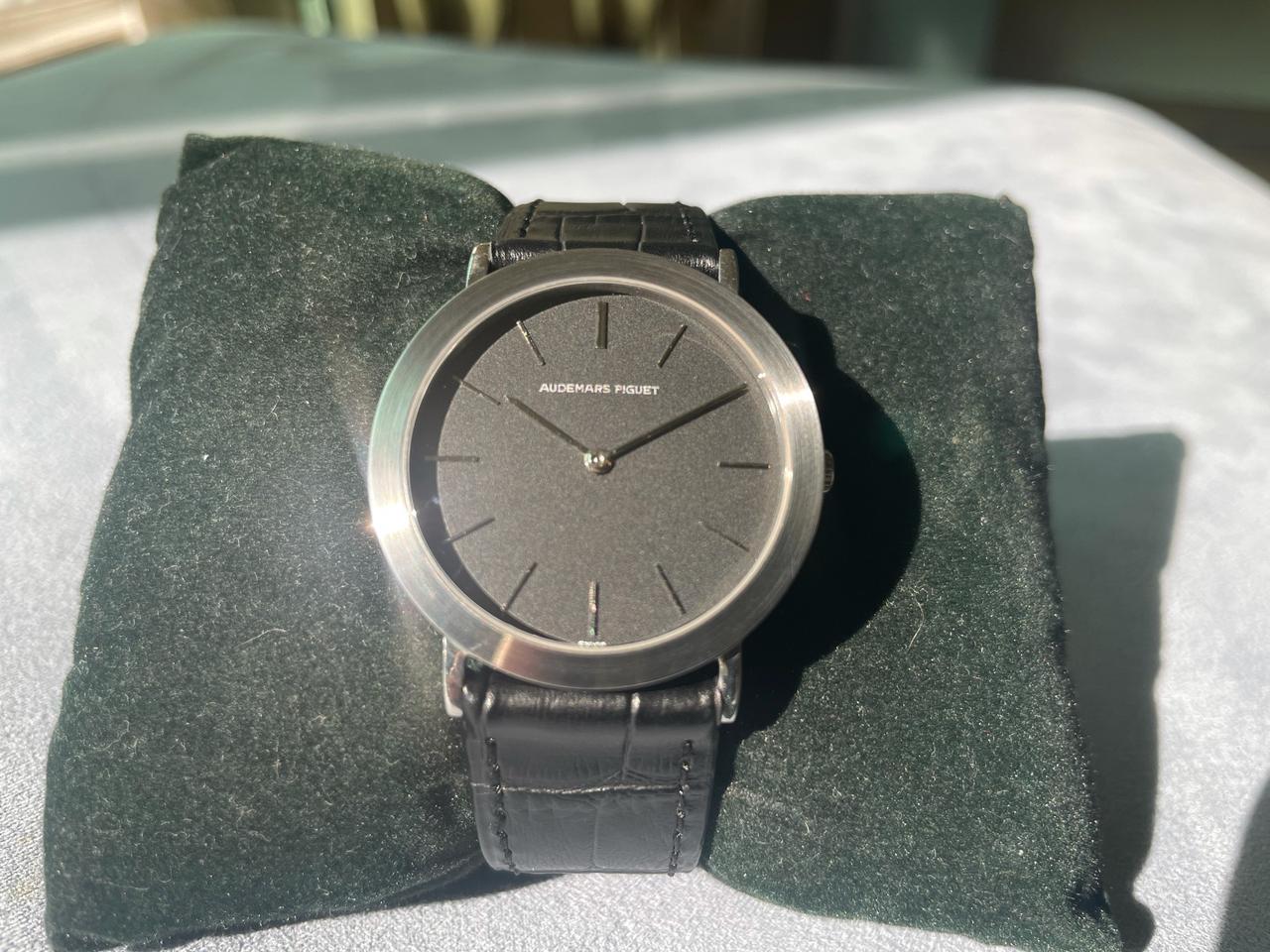 커스텀 오데마 수동 피게 시계 분양합니다.