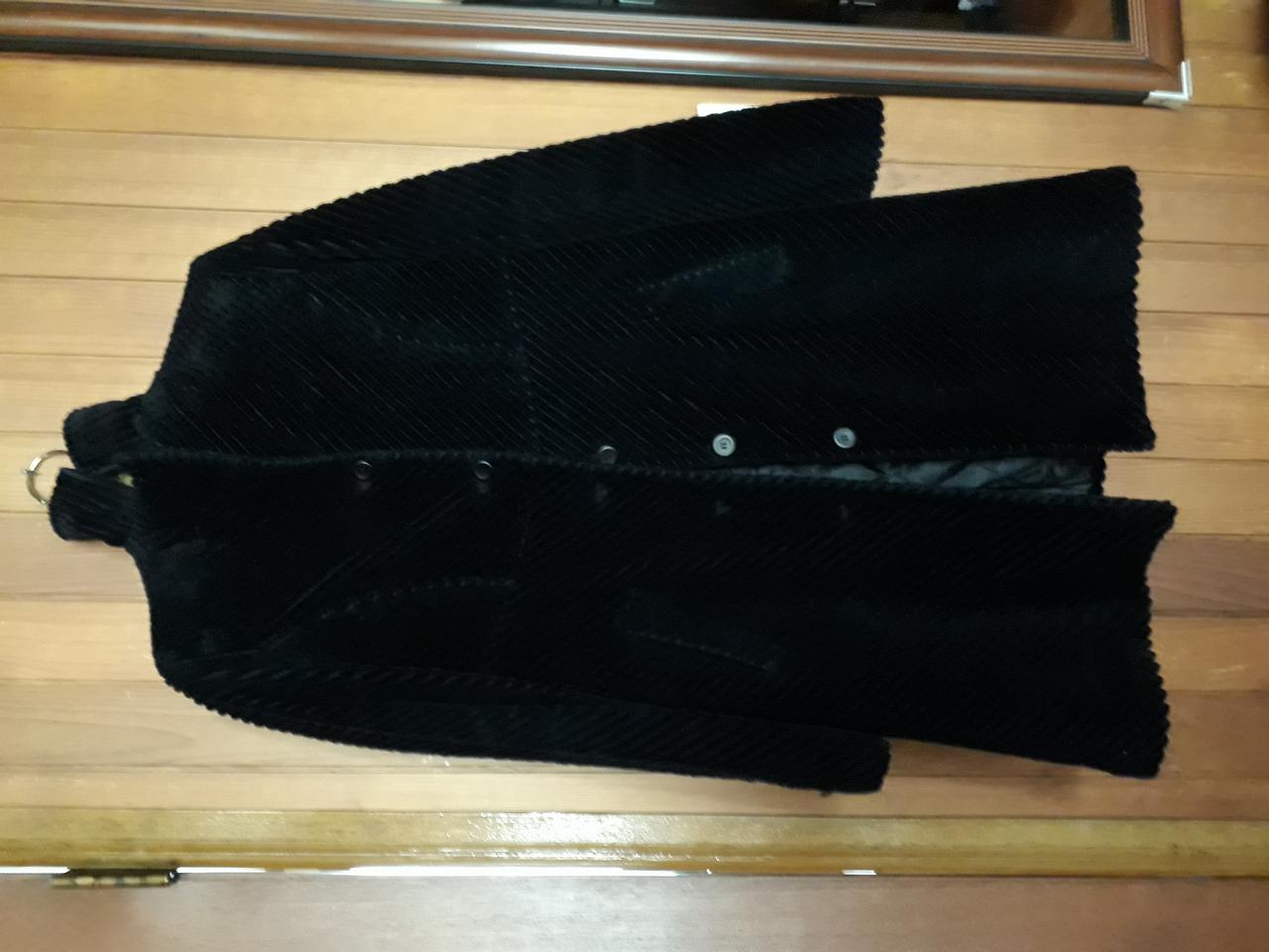 KOOGI 코듀로이코트 입니다