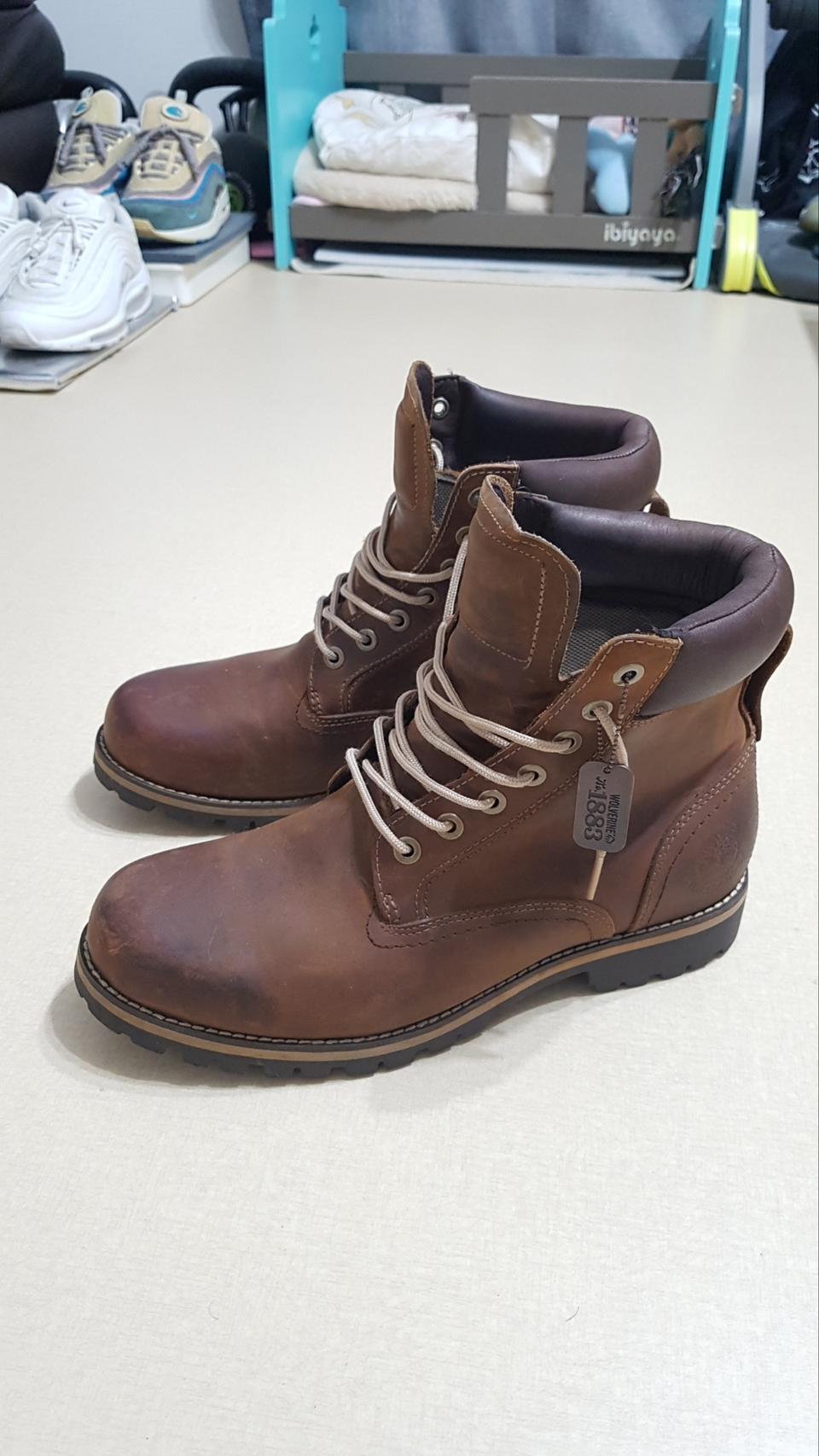 팀버랜드 울버린부츠 260사이즈