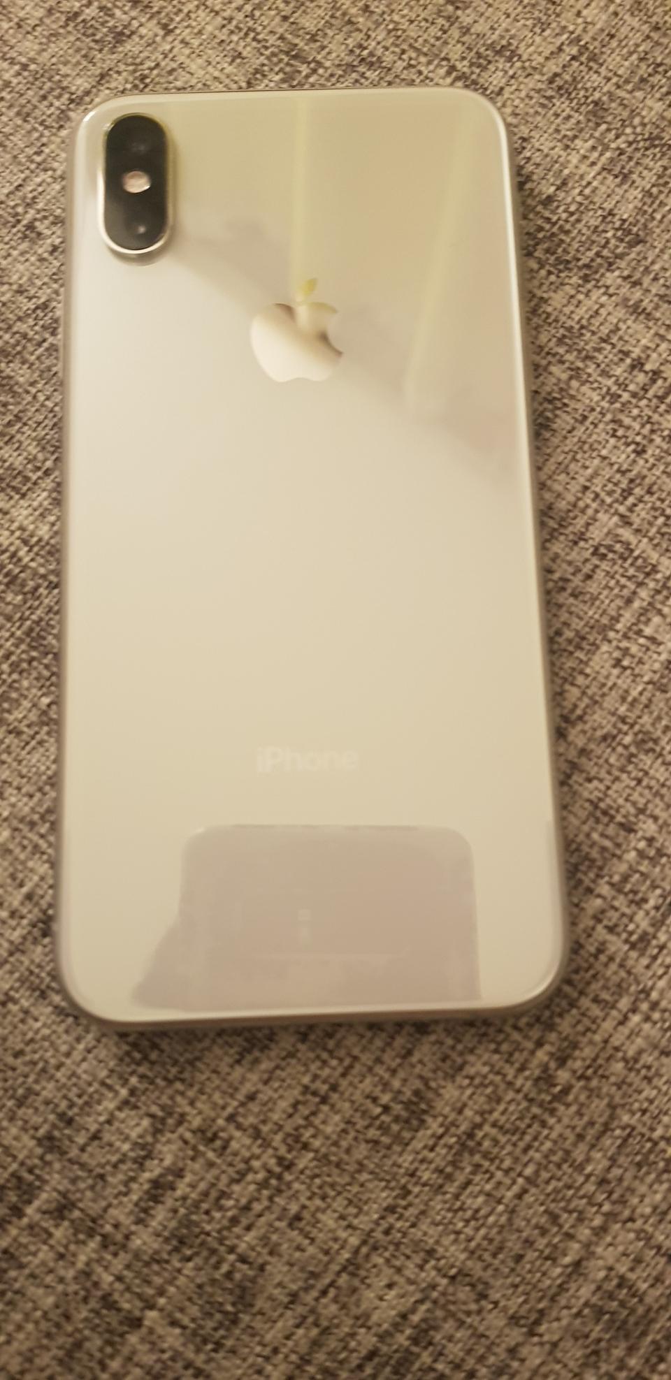 iphone xs silver 64g 깨끗해요 싸게 놓습니다
