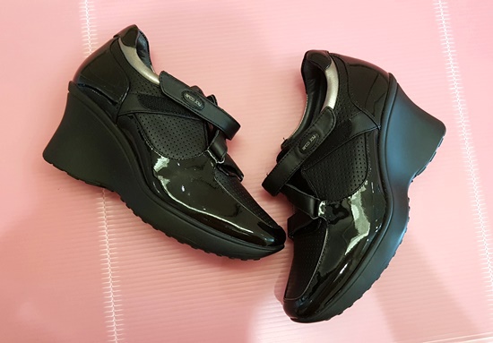 일본 컴포트슈즈 아르코조이 소가죽 웻지 새상품