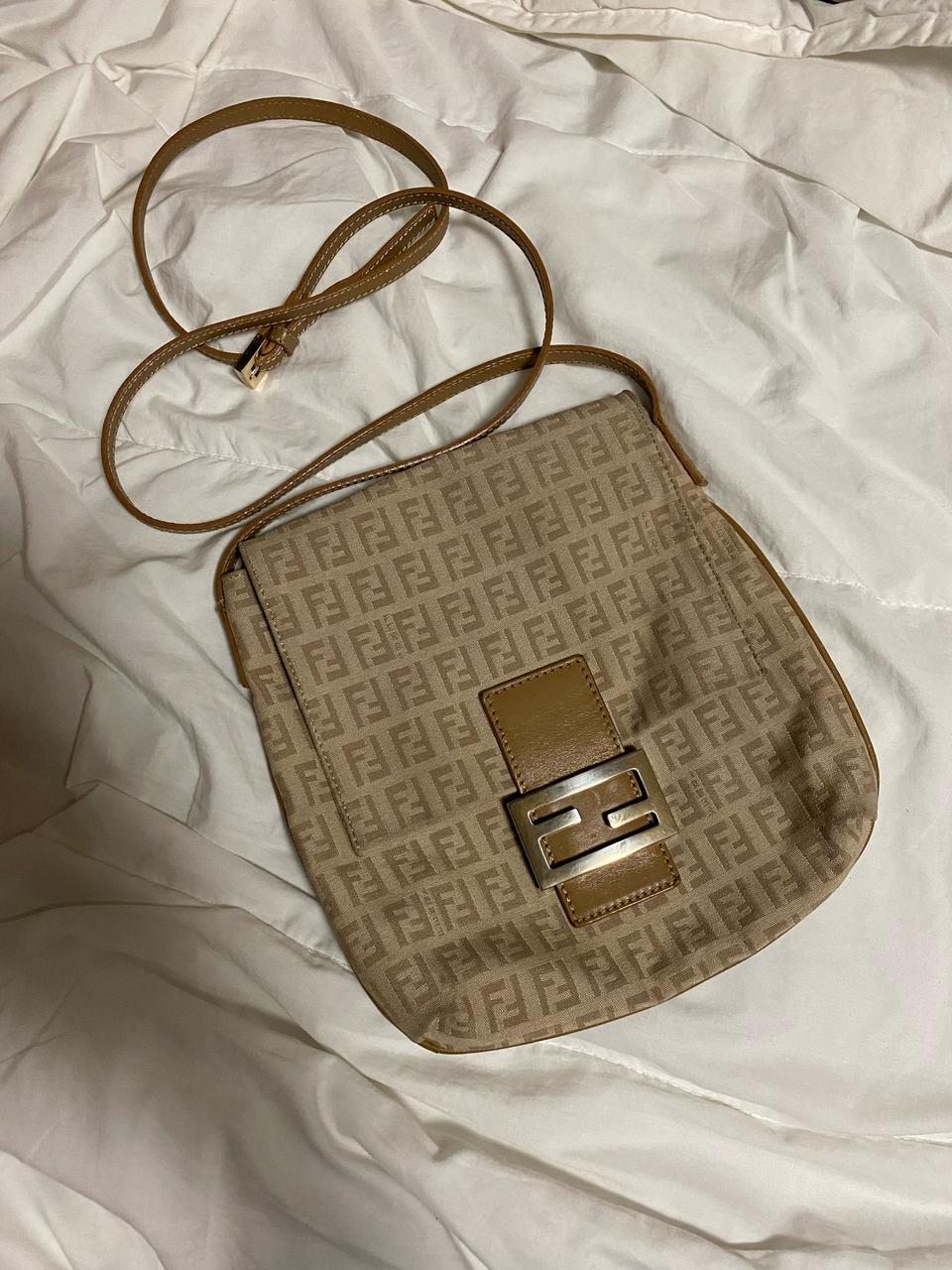 (정품)펜디 주카 크로스백