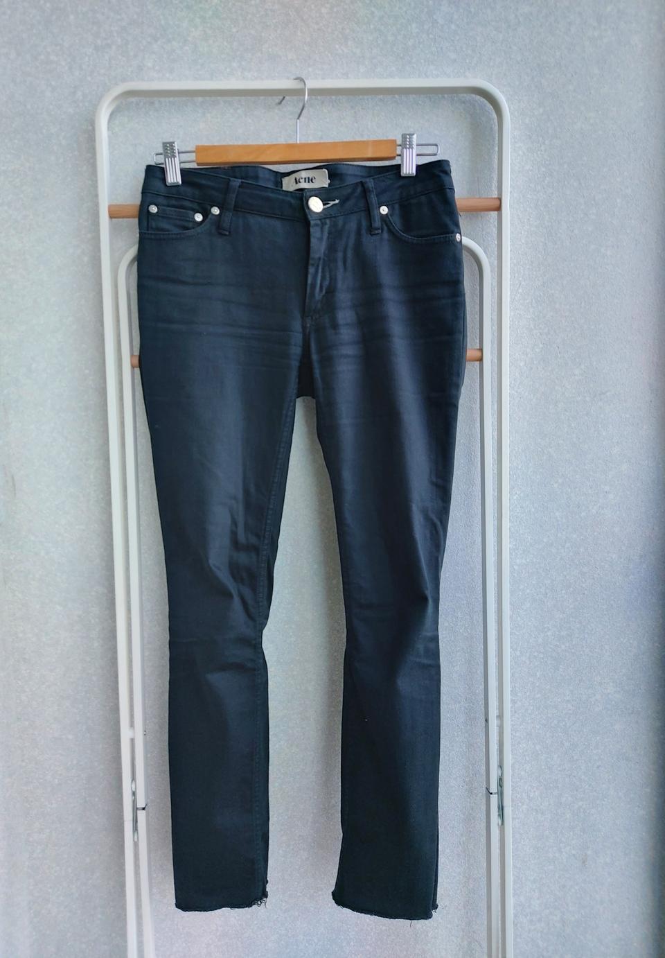 아크네 스키니블랙진