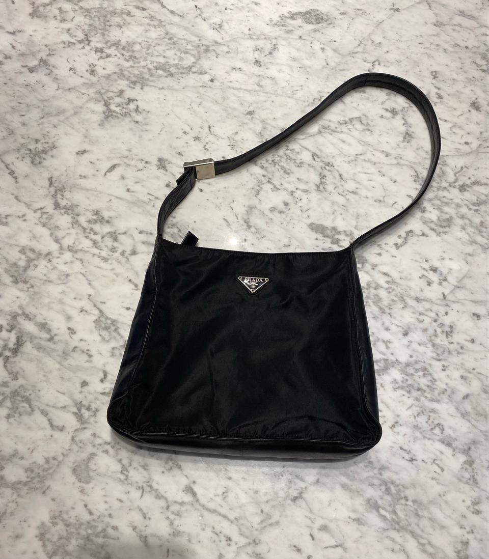 프라다 포코노 숄더 바디크로스가능