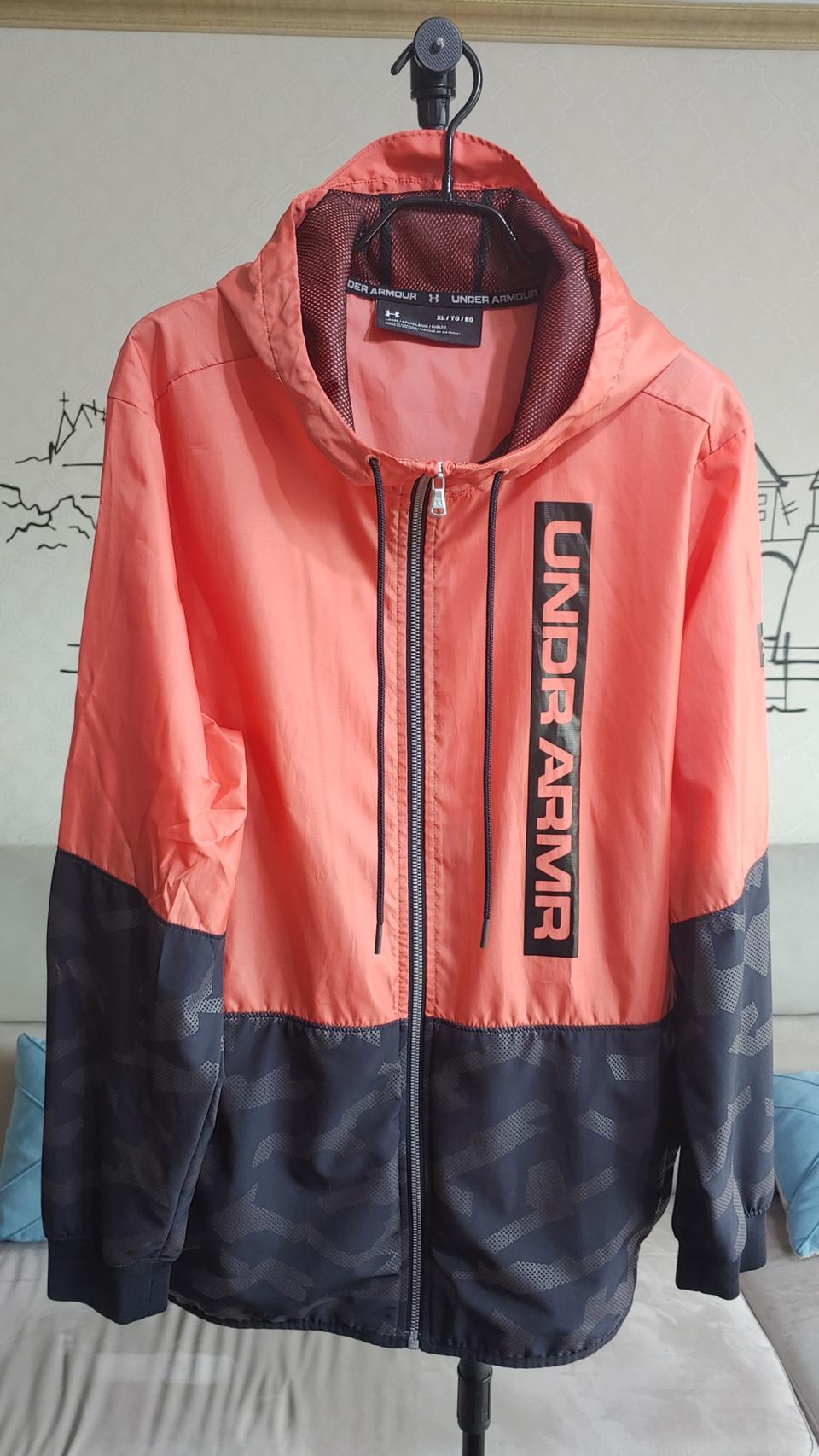 언더아머 바람막이(XL)