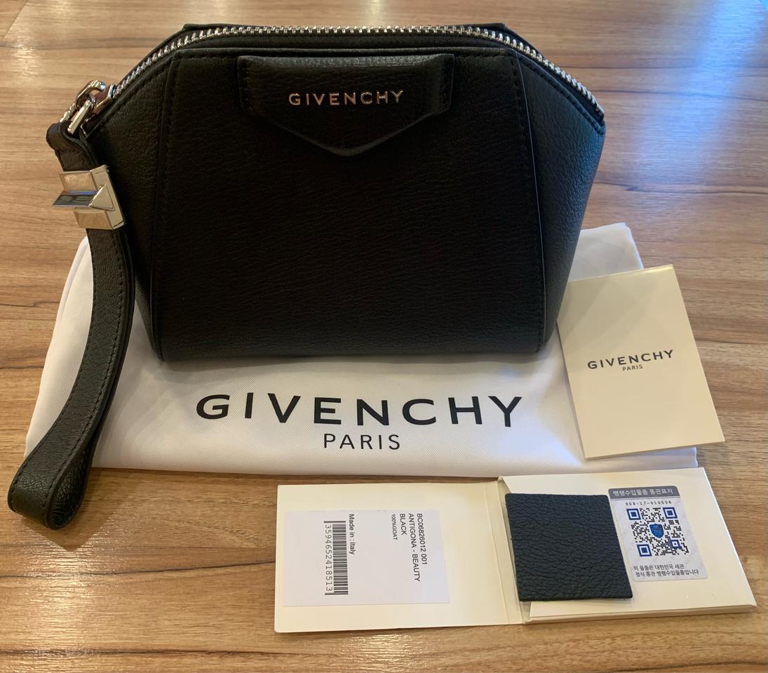 정품 지방시 가방 지방시 안티고나 뷰티 파우치(거의새것) 착샷있어요