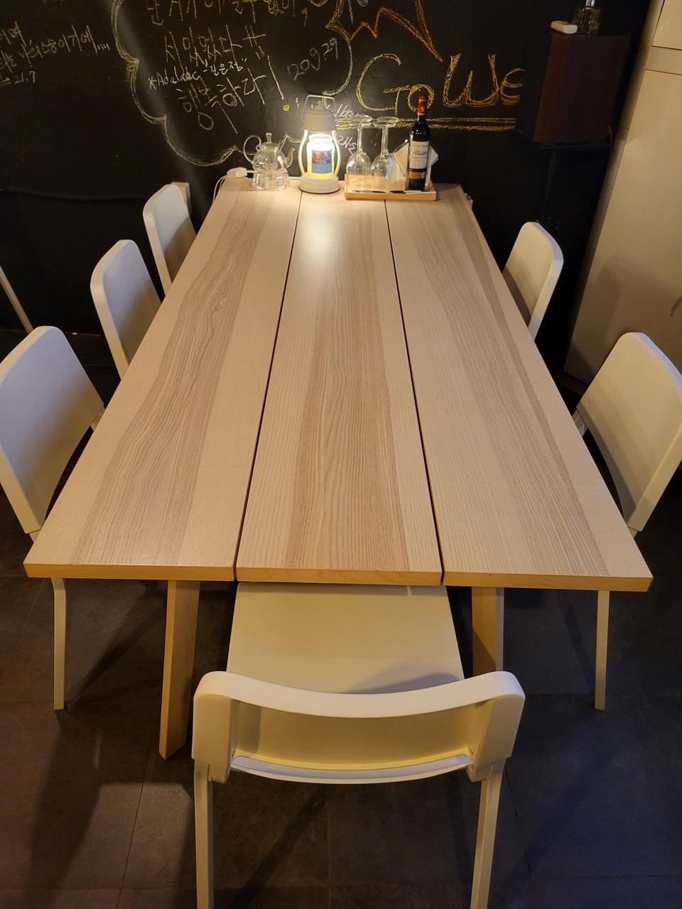 이케아 8인용 테이블+의자 8개