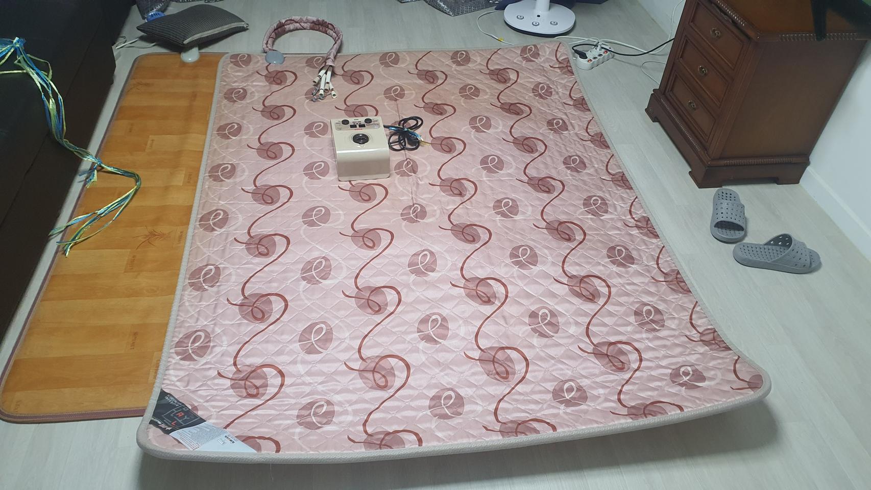 일월 온수매트 퀸사이즈 팝니다