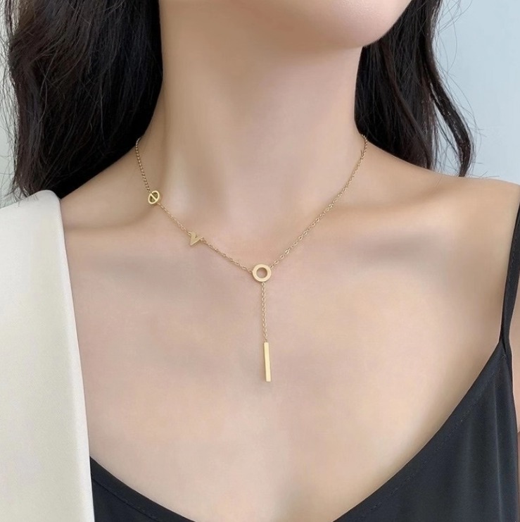 [새상품] Lㅇve 영문 이니셜 러브골드 옐로우색상 목걸이