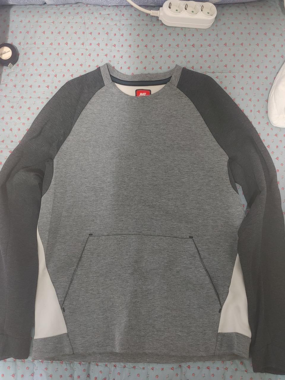 나이키 테크 맨투맨