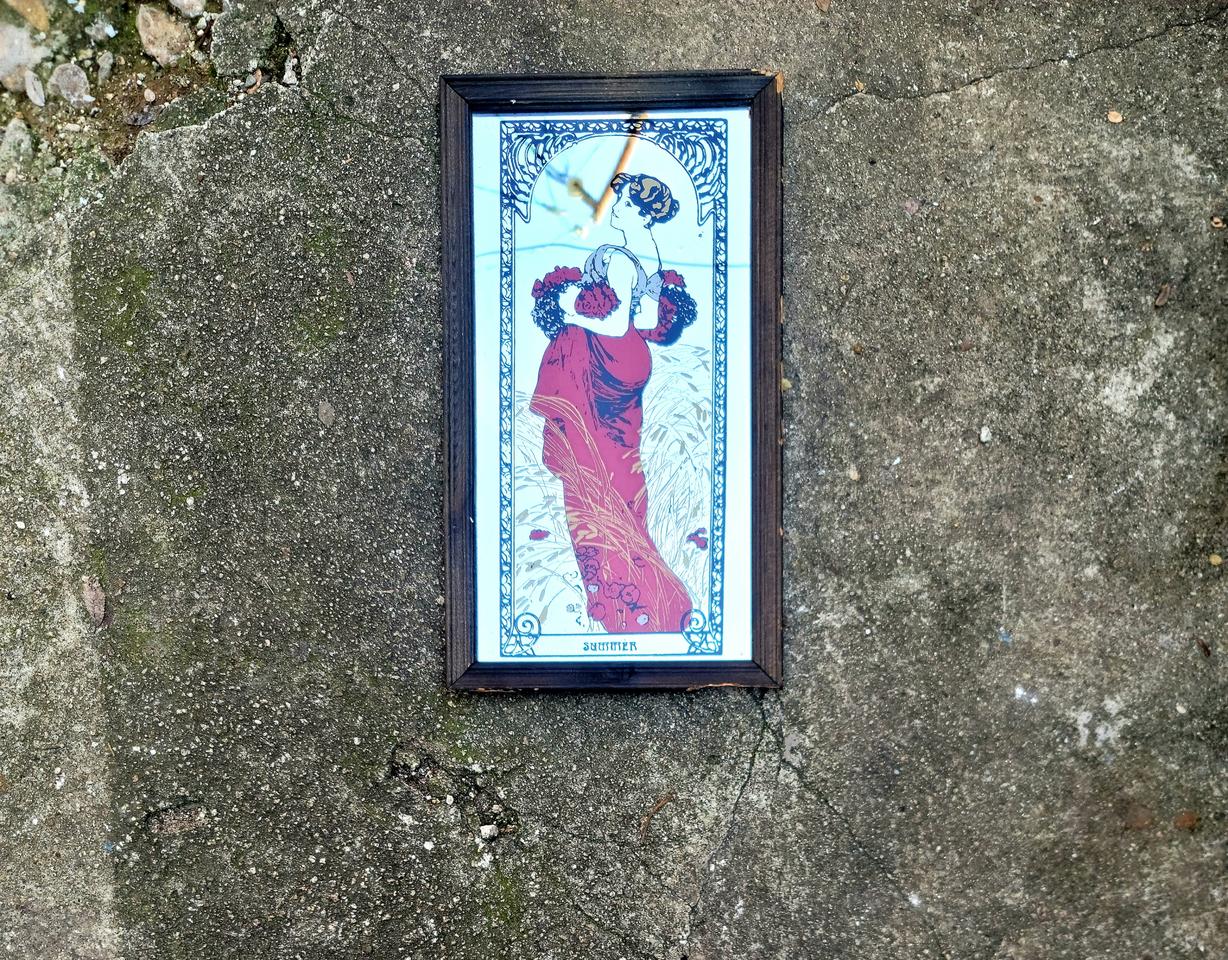 거울속의 여인 (유리그림) 입니다.