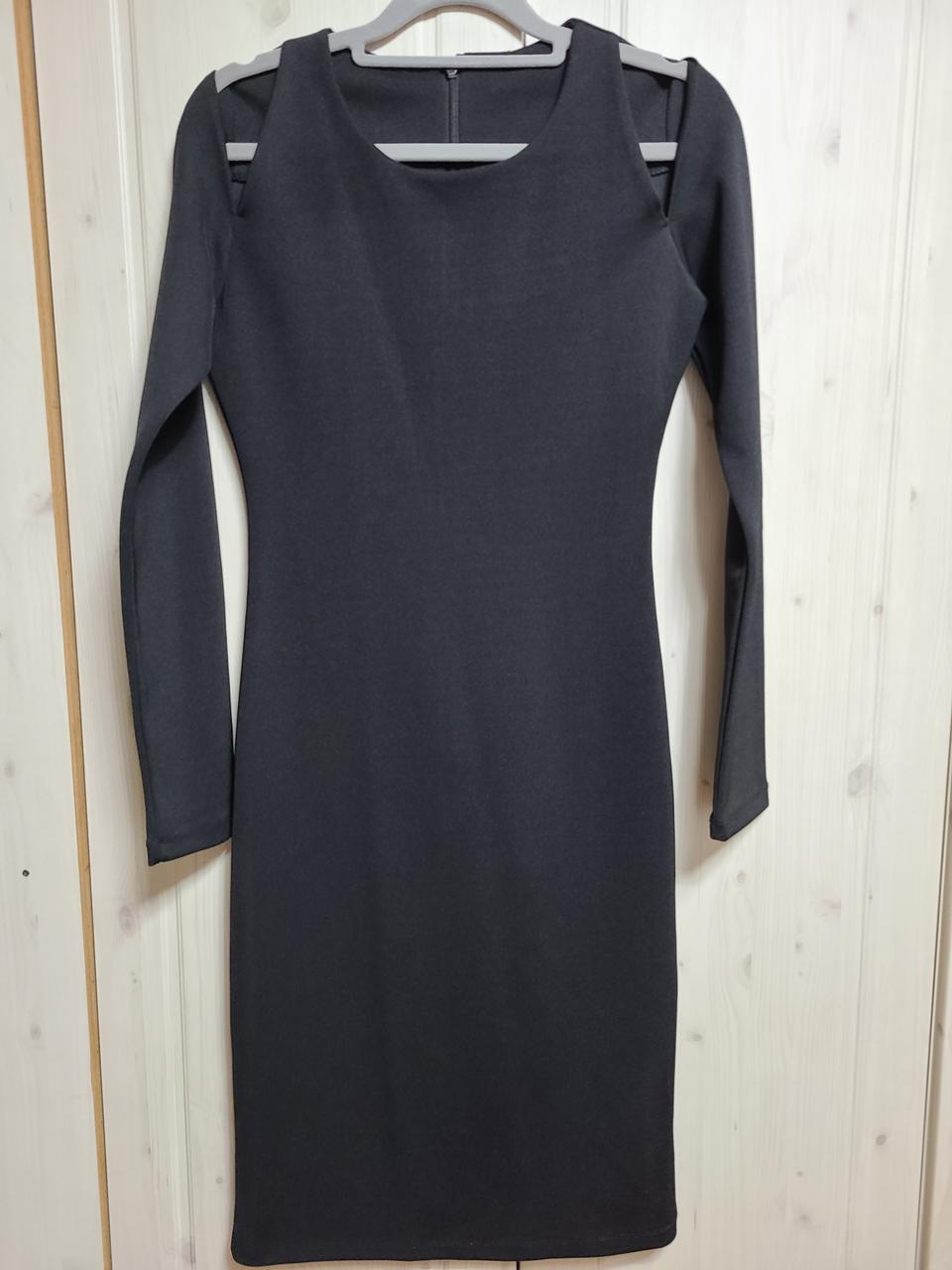 블랙 어깨 트임  시크 원피스