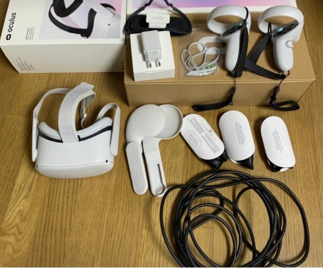 오큘러스 퀘스트2 256기가 풀옵션 팔아요.