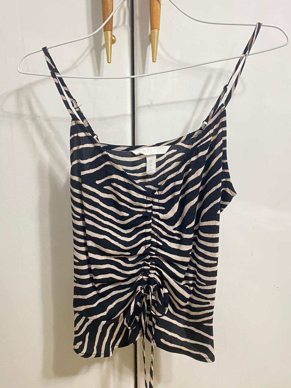 H&M 지브라 슬리브 셔링탑