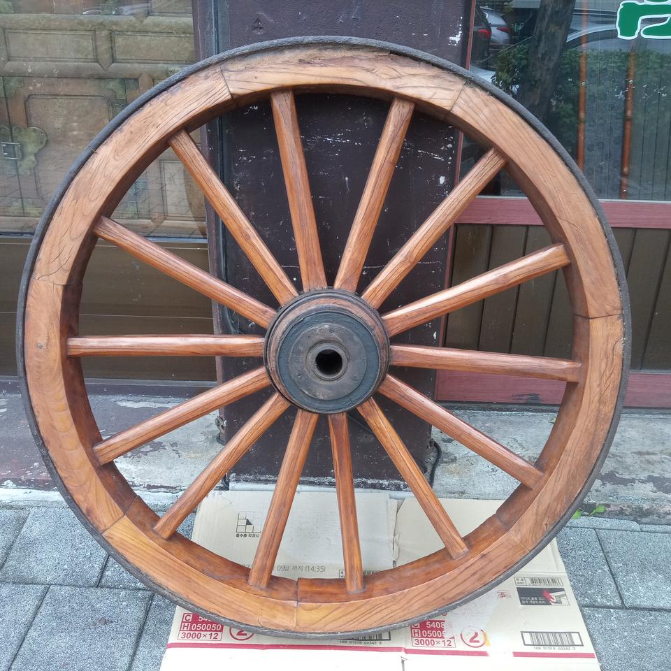 옛날 국산 마차바퀴