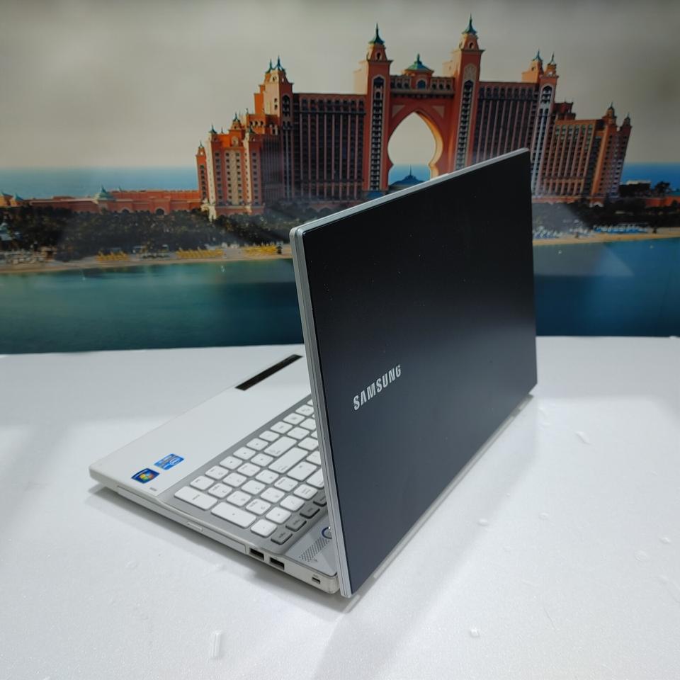 삼성 300v5A 노트북