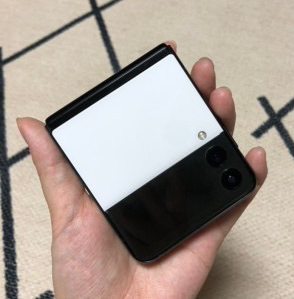 갤럭시 z플립3 화이트 자급제 미개봉+필름+케이스+럭키박스 세트