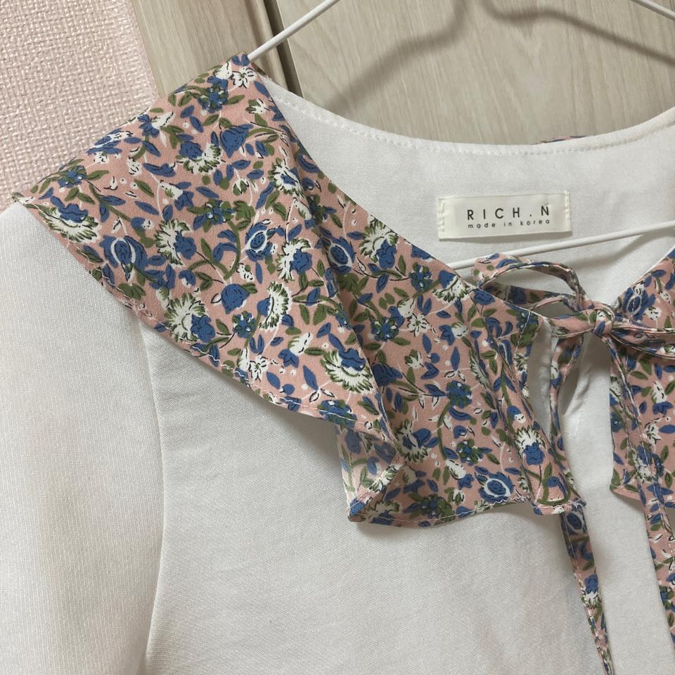 반팔 프릴 블라우스_ BLOUSE