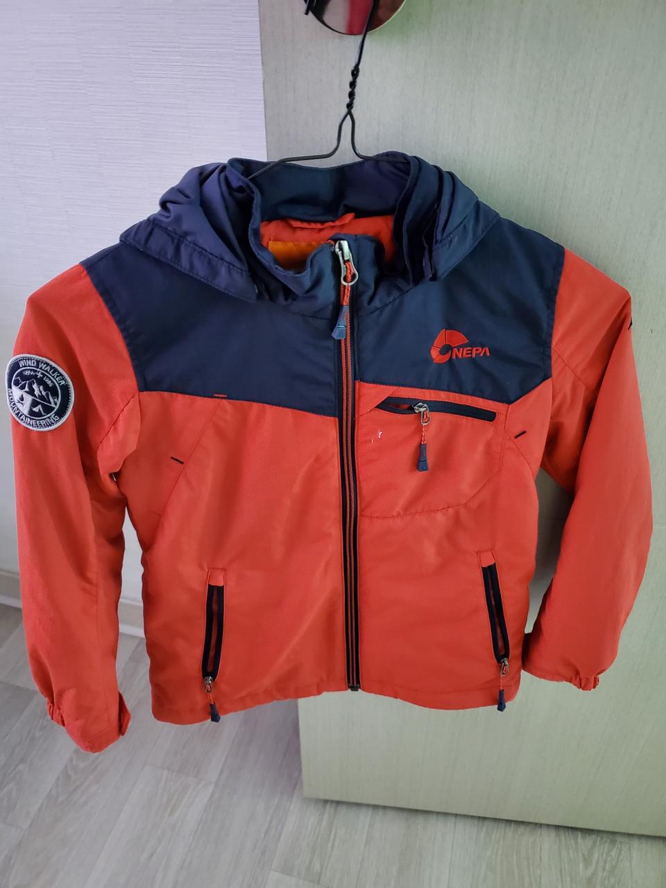 키즈네파바람막이점퍼